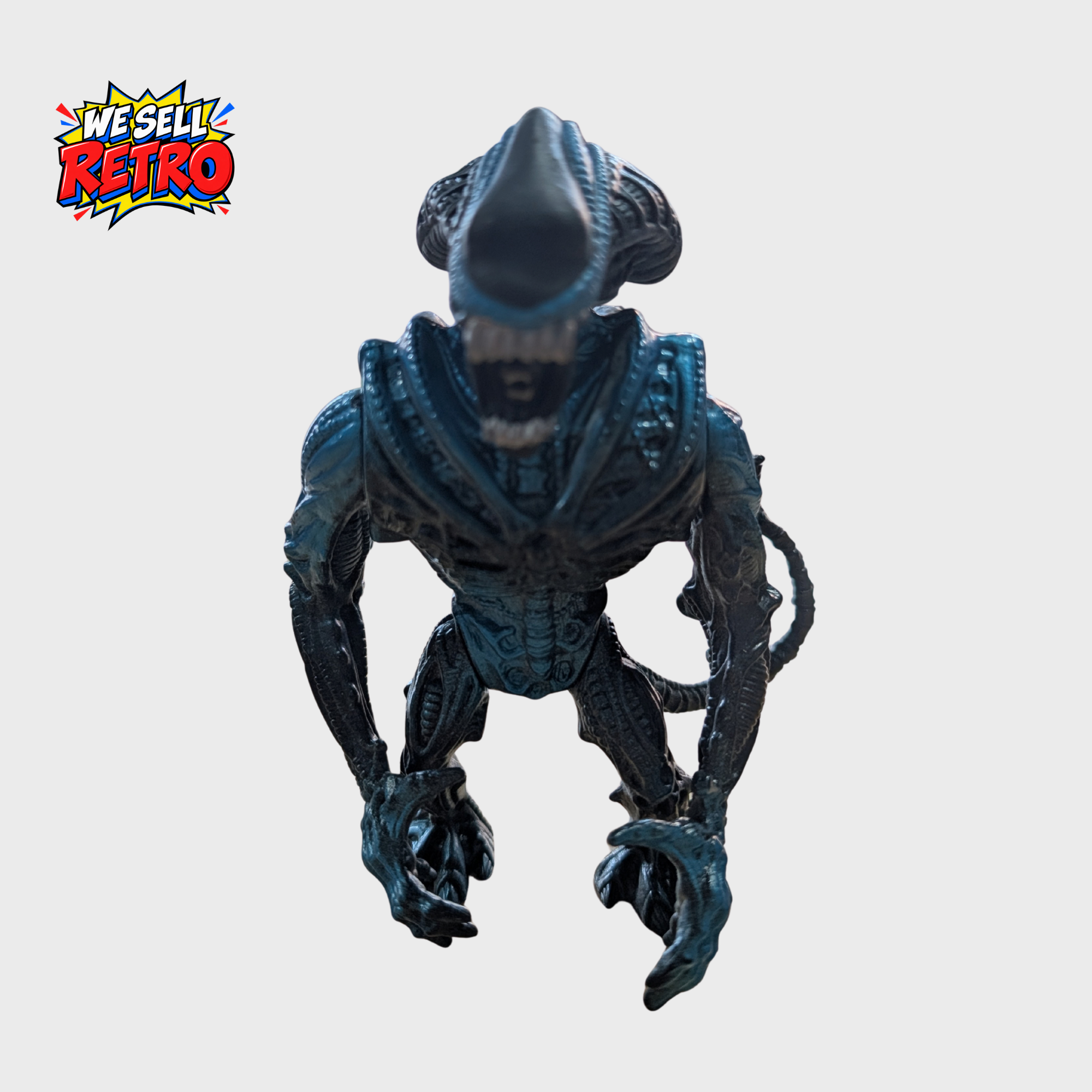 Kenner Aliens Gorilla Alien Action Figure – Blue and Black Kenner Aliens Gorilla Alien front view of blue and black figure